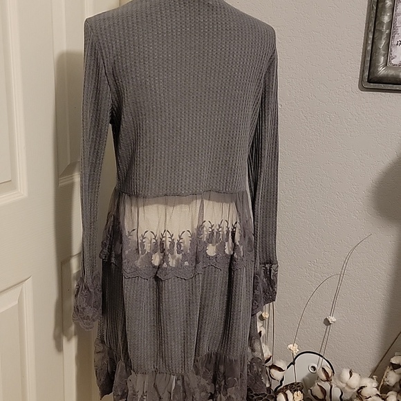 Vocal Gray Cardigan with Lace Detail Duster NWOT - Picture 6 of 9